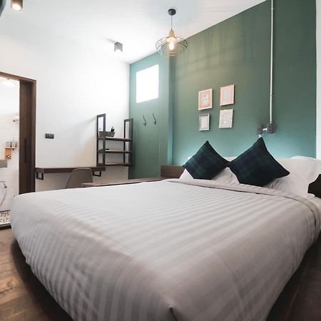 Chernchan Hostel Чантабури Номер фото